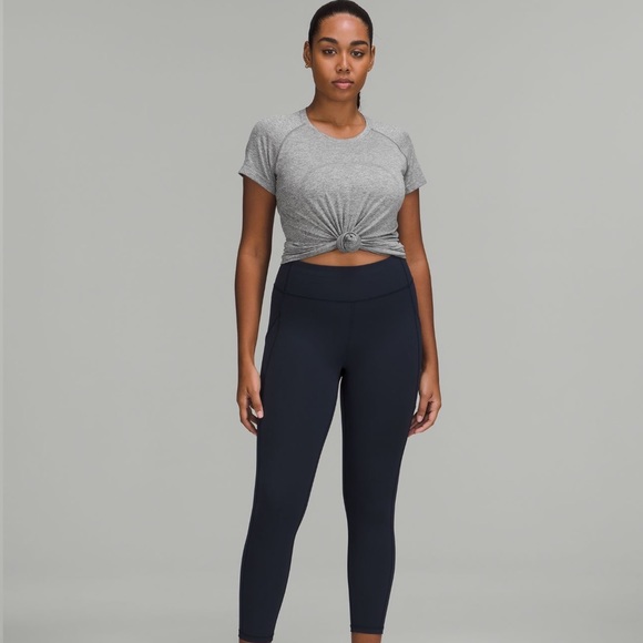 Lululemon Swiftly Tech Short Sleeve Shirt 2.0 - Picture 2 of 8